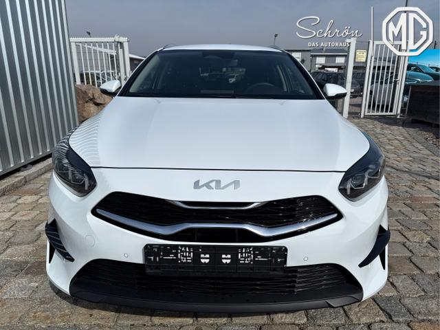 Kia / Ceed / Wei&szlig; / / / , Beispielbilder, ggf. teilweise mit Sonderausstattung