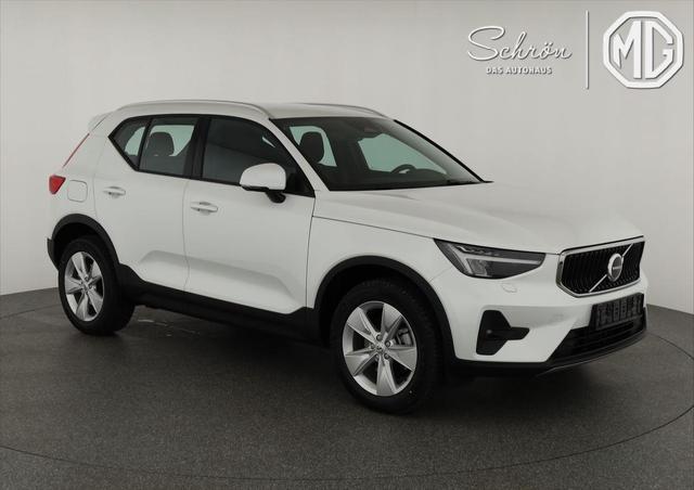 Volvo XC40 - Core 2WD B3 Mild-Hybrid Core, Navi, Thors Hammer, Winter, Kamera, el. Klappe