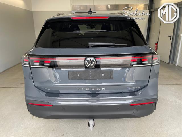 Volkswagen / Tiguan / Grau / / / 204PS DSG eHybrid IQ.Light+Navi