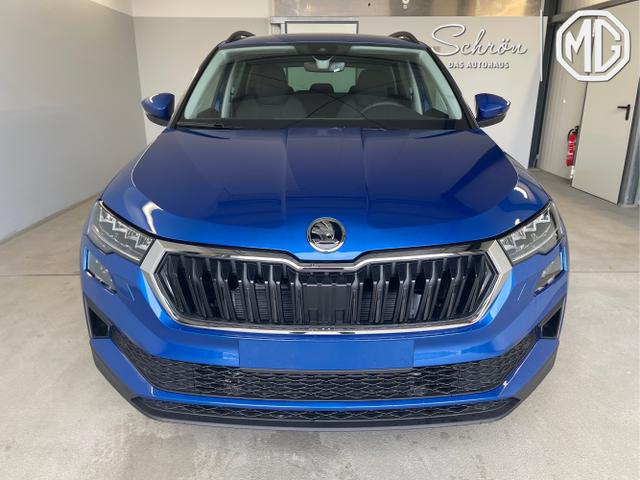 Skoda / Karoq / Blau / / / 150PS DSG AHK+Kessy