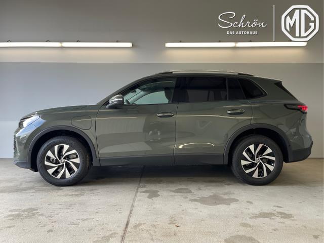 Volkswagen / Tiguan / Grün / / / eHybrid DSG 360°+Navi+Kessy+AHK