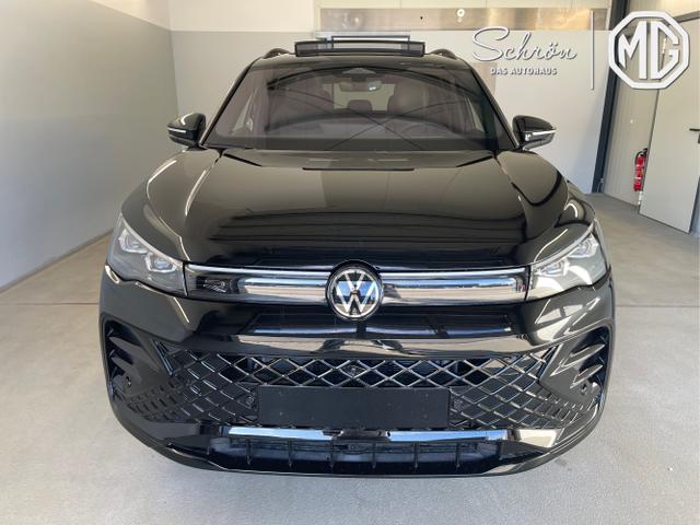 Volkswagen / Tiguan / Schwarz / / / 193PS TDI 4M Black+AHK+Stdhz+360°+Leder+IQ.Light+Drive+HUD+Harman+Pano