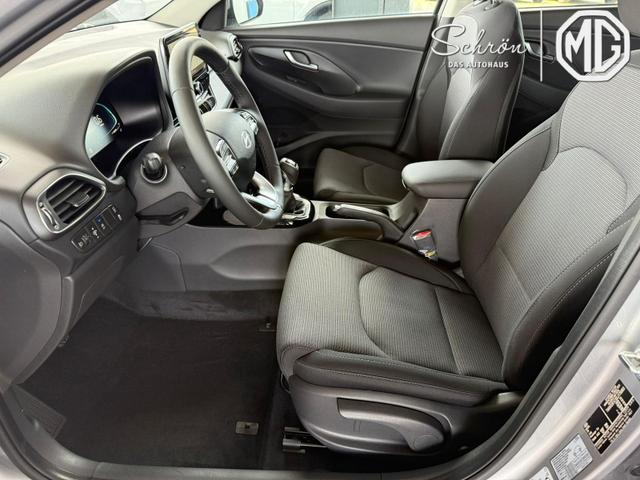 Hyundai i30 Kombi Comfort+ 1.5 GDI / Navi PDC V.&H. + Kamera LED Carplay Sitz Lenkradheizung 