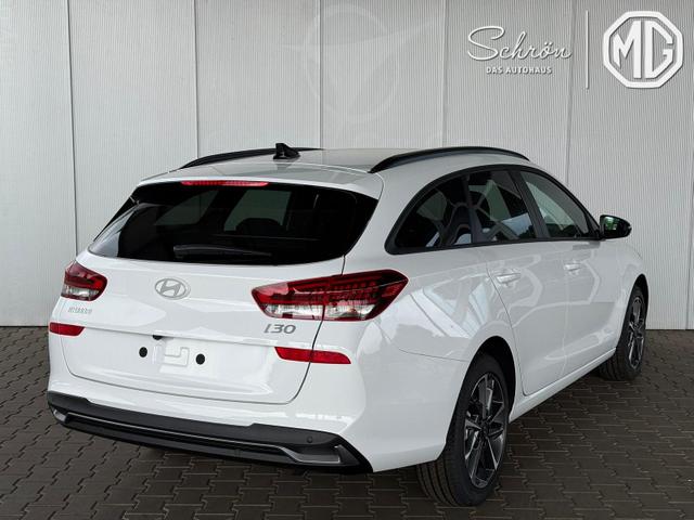 Hyundai i30 Kombi Comfort 1.5 DPI / Sitz + Lenkradheizung LED Navi Tempomat PDC V.&H Kamera Alu 17" 