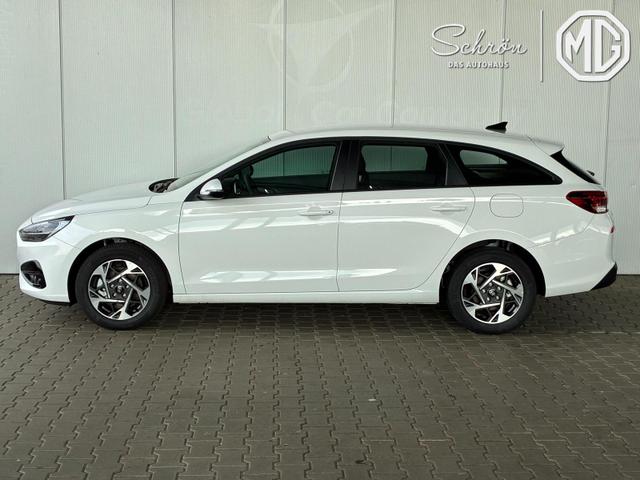 Hyundai i30 Kombi Comfort 1.5 GDi / LED Navi PDC V&H + Kamera Tempomat Carplay Alu 16" 