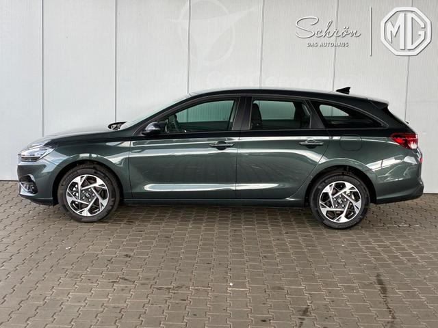 Hyundai i30 Kombi Comfort 1.5 GDi / LED Navi PDC V&H + Kamera Tempomat Carplay Alu 16" 