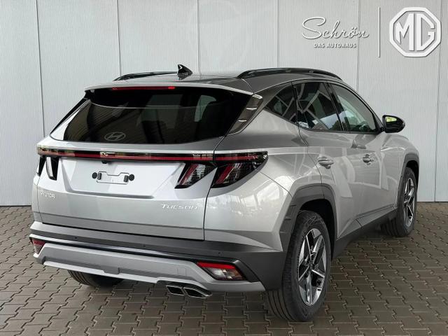 Hyundai TUCSON E-Motion 1.6 T-GDI 2WD 48V DCT / Panoramadach ACC Sitz + Lenkradheizung LED Navi PDC V&H Kamera Alu 18" 