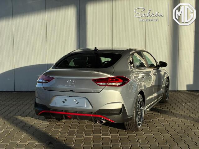 Hyundai i30 Fastback N-Line 1.5 T-GDI 7-DCT / ACC Sitz + Lenkradheizung LED PDC V&H Kamera Alu 18" 