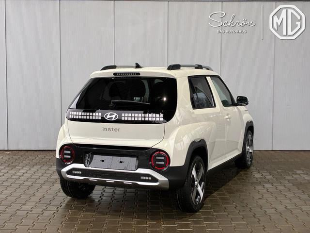 Hyundai Inster Evolve Sky 49kWh / W&auml;rmepumpe Schiebedach Sitz + Lenkradheiz. PDC V&H Kamera LED ACC Alu 17" 