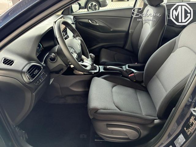 Hyundai i30 Kombi Comfort 1.0 GDI 100PS 6MT Navi / PDC V&H. m. Kamera LED Nebel 