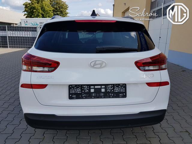 Hyundai / i30 Kombi / Weiß / Smart / / 