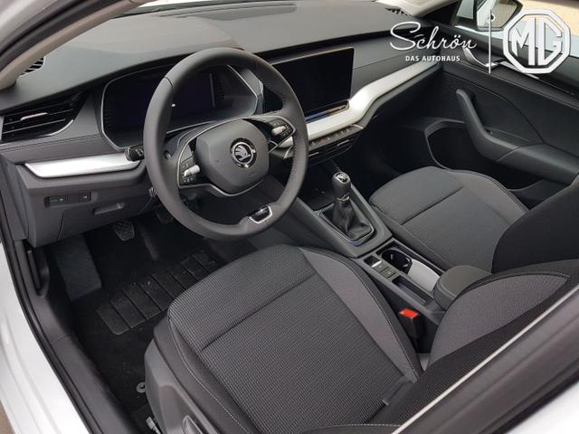 Skoda / Octavia / Weiß / Selection / / Moon White, Beispielbilder, ggf. teilweise mit Sonderausstattung