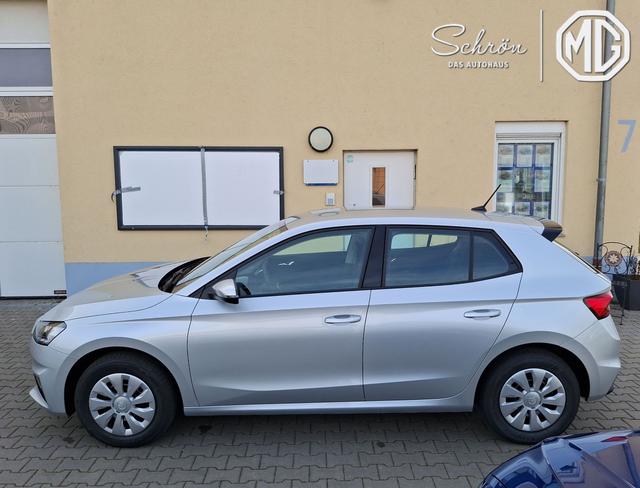 Skoda / Fabia / Silber / Basis / / 