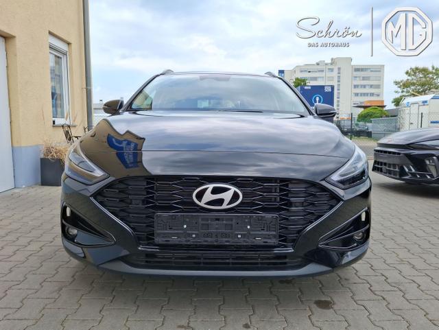 Hyundai / i30 / Schwarz / Family / / 