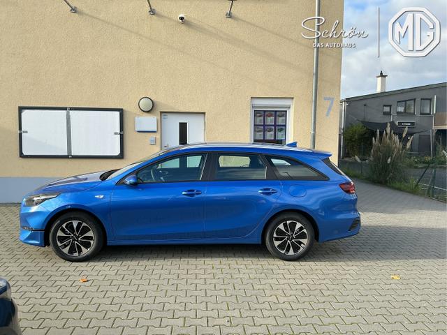 Kia / Ceed / Blau / Spin / Blue Flame / , Beispielbilder, ggf. teilweise mit Sonderausstattung