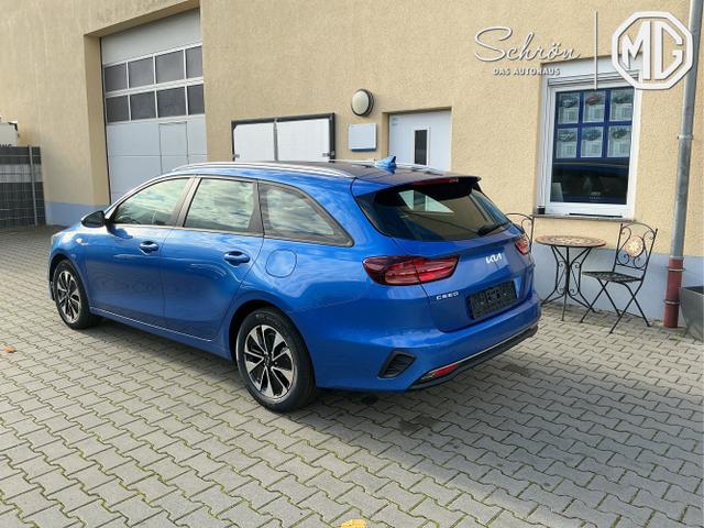 Kia / Ceed / Blau / Spin / Blue Flame / , Beispielbilder, ggf. teilweise mit Sonderausstattung
