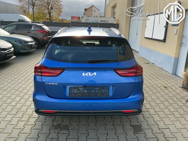 Kia / Ceed / Blau / Spin / Blue Flame / , Beispielbilder, ggf. teilweise mit Sonderausstattung
