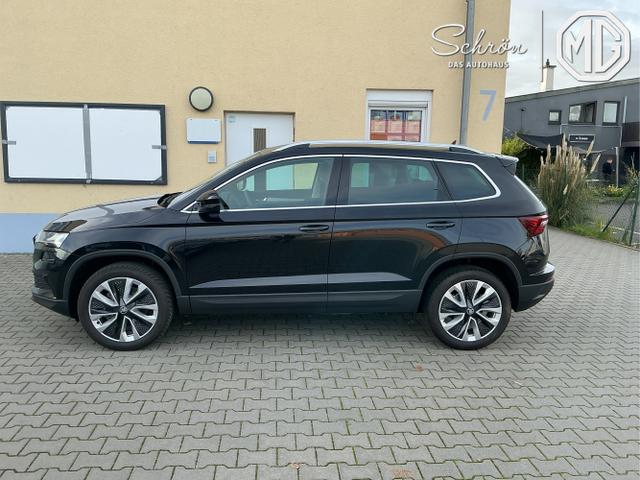 Skoda / Karoq / Schwarz / Selection / Black Magic Metalic / , Beispielbilder, ggf. teilweise mit Sonderausstattung