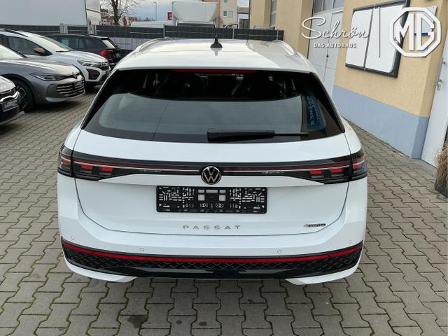Volkswagen / Passat Variant / Wei&szlig; / R-Line / Pure White / , Beispielbilder, ggf. teilweise mit Sonderausstattung
