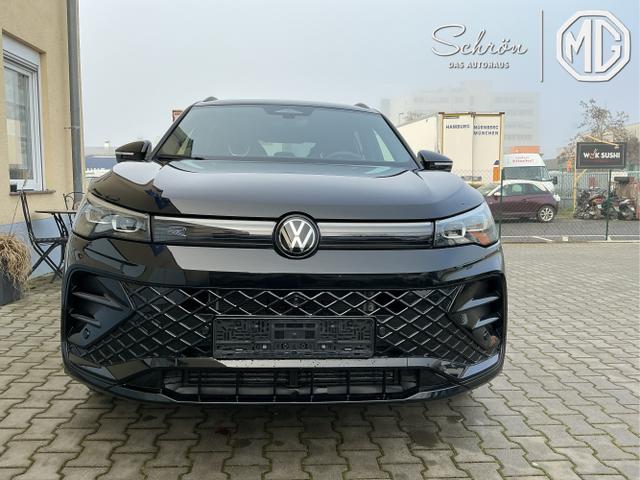 Volkswagen / Tiguan / Schwarz / R-Line / Deep Black Perleffekt / , Beispielbilder, ggf. teilweise mit Sonderausstattung