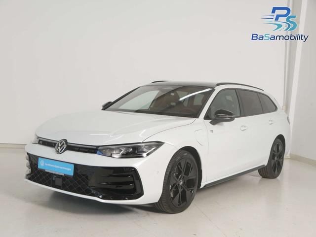 Volkswagen Passat Variant - 1 1.5 eHybrid R-Line Signature