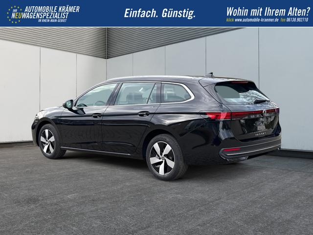 Volkswagen / Passat Variant / Schwarz / / / DSG+AHK+MASSAGE+NAVI+ACC+KAMERA+LED+17 ALU