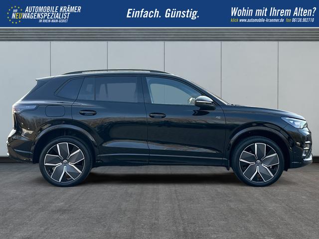 Volkswagen / Tiguan / Schwarz / / / 4 MOT+AHK+NAVI+PANORAMA+EL. HECK.+20 ALU