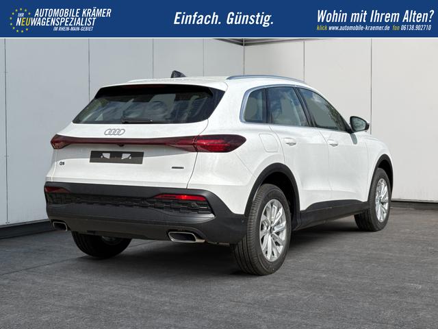 Audi / Q5 / Wei&szlig; / / / QUATTRO+AHK+NAVI+KAMERA+SHZ+PDC+ACC