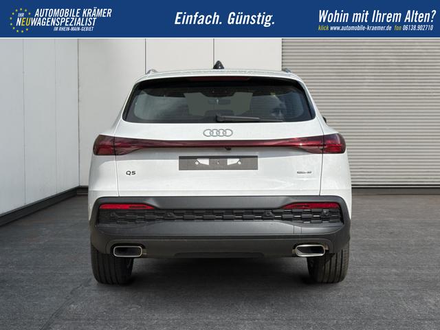 Audi / Q5 / Wei&szlig; / / / QUATTRO+AHK+NAVI+KAMERA+SHZ+PDC+ACC