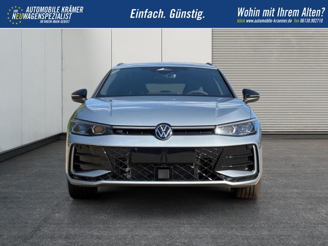 Volkswagen / Passat Variant / Silber / / / LEDER+PANO+AHK+MATRIX+eHK+360 KAM+NAVI+HUD, Beispielbilder, ggf. teilweise mit Sonderausstattung