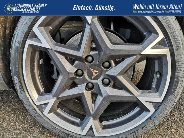 Cupra Leon Sportstourer 2.0 TSI 245 kW 4Drive VZ Kombi 2.0TSI DSG 4x4 AHK GV5 LED el. Hk Pano 