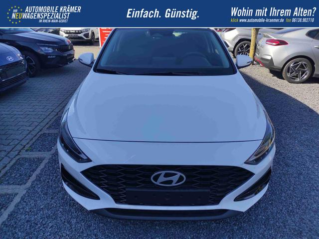 Hyundai i30 Family HB 1.6 GO*Navi*LED*Shzg*Lhzg*PDC*Cam*16Zoll* 