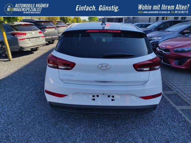 Hyundai i30 Family HB 1.6 GO*Navi*LED*Shzg*Lhzg*PDC*Cam*16Zoll* 