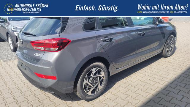 Hyundai i30 Familiy HB Family*Navi*LED*Shzg*Lhzg*PDC*Cam*16Zoll* 