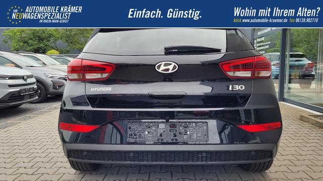Hyundai i30 Familiy HB Family*LED*Navi*Shzg*Lhzg*PDC*Cam*16Zoll* 