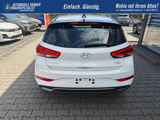 Hyundai i30 Family HB 1.6 GO*Navi*LED*Shzg*Lhzg*PDC*Cam*16Zoll* 