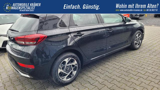 Hyundai i30 Family HB GO*Navi*LED*Shzg*Lhzg*PDC*Cam*16Zoll* 