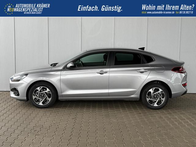 Hyundai i30 Fastback E-Motion 1.5 T-GDi mHev / Navi PDC V.&H + Kamera LED m.Kurvenl./ Sitz Lenkradheizung Klimaautom./ Alu 16" 