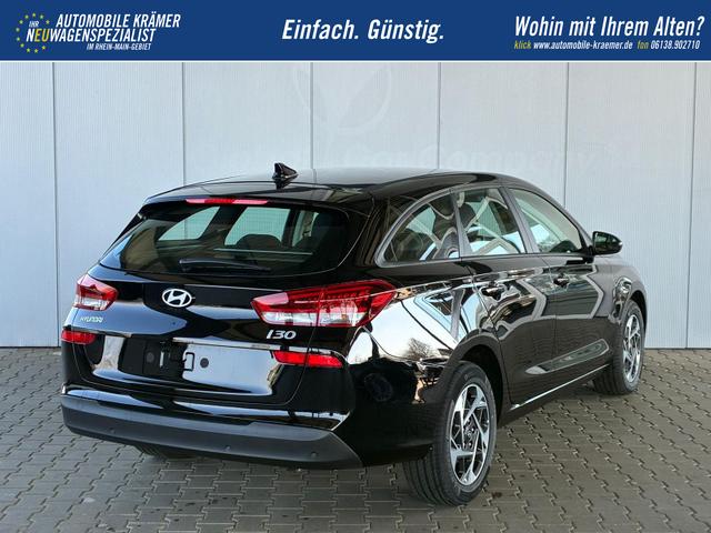 Hyundai i30 Kombi Comfort 1.5 GDI 95PS 6MT Navi / PDC V&H. m. Kamera LED Nebel 15'' LM 