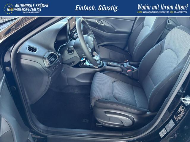 Hyundai i30 Kombi Comfort 1.5 GDI 95PS 6MT Navi / PDC V&H. m. Kamera LED Nebel 15'' LM 