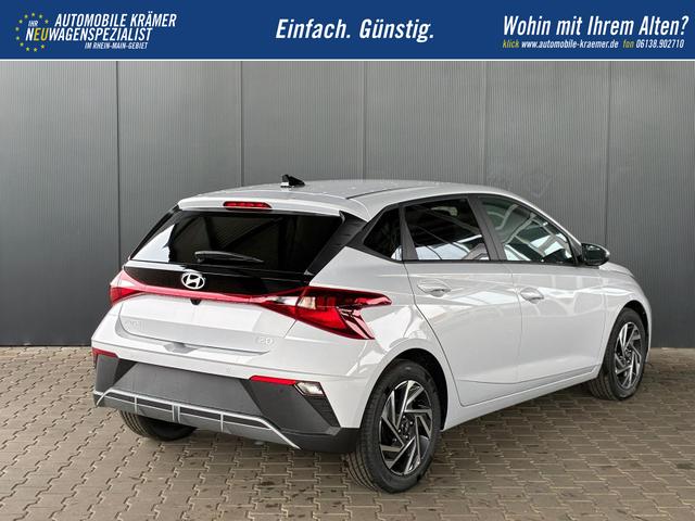 Hyundai i20 Pure 1.2 MPI / Navi PDC Hinten + Kamera Abgedunkelte Scheiben Tempomat Alu 16" 