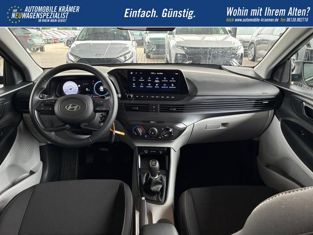 Hyundai i20 Pure 1.2 MPI / Navi PDC Hinten + Kamera Abgedunkelte Scheiben Tempomat Alu 16" 