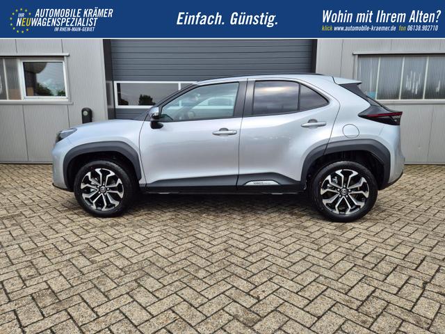 Toyota Yaris Cross 1.5VVT-iE 130PS Automatik Teamplayer Klimaautomatik Sitzheizung Lenkradheizung PDC v+h Rückf.Kamera 17-LM abged.Scheiben 2xKeyless DAB+ Bluetooth Touchscreen Apple CarPlay Android Auto 