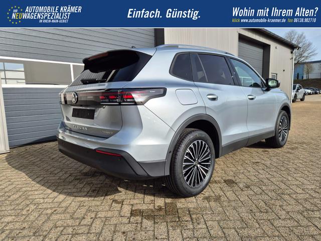 Volkswagen Tiguan Life 1,5 l eHybrid OPF 204PS DSG Design Paket "Dark" LED-Plus-Scheinw. elektr. Heckklappe Sitzheizung v+h Lenkradheizung R&uuml;ckf.Kamera Klimaautomatik VW-Radio Bluetooth wireless Apple CarPlay + Android Auto PDC ACC 2xKeyless Digital Cockpit 