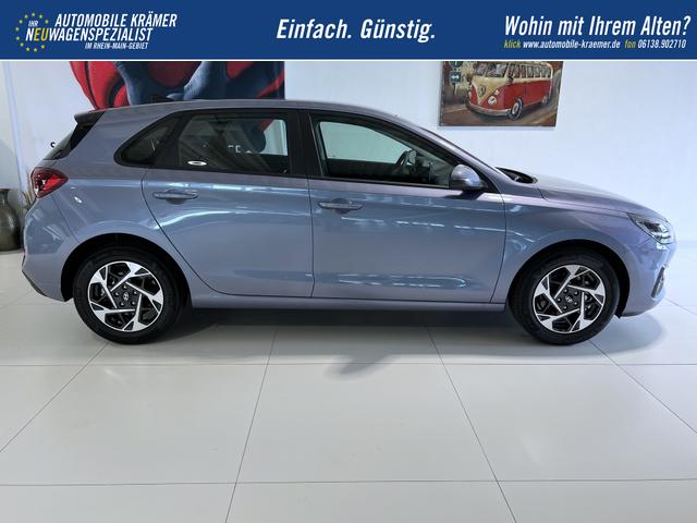 Hyundai i30 GO Meta Blue Pearl