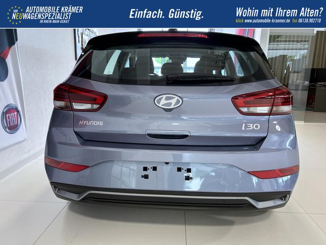 Hyundai i30 GO Meta Blue Pearl