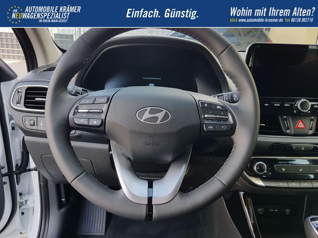Hyundai / i30 Kombi / Wei&szlig; / Smart / / 