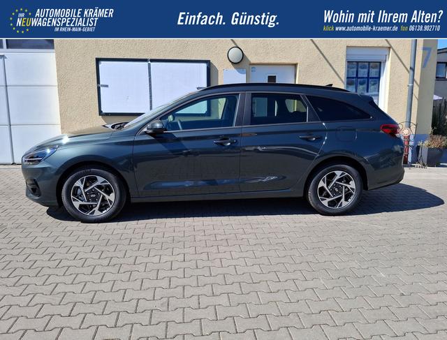 Hyundai / i30 / Gr&uuml;n / Family / / , Beispielbilder, ggf. teilweise mit Sonderausstattung