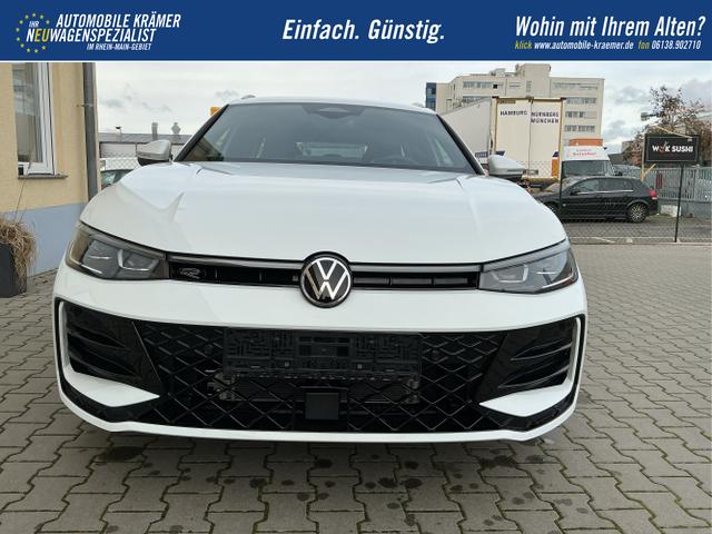 Volkswagen / Passat Variant / Wei&szlig; / R-Line / Pure White / , Beispielbilder, ggf. teilweise mit Sonderausstattung