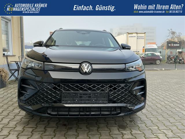 Volkswagen / Tiguan / Schwarz / R-Line / Deep Black Perleffekt / , Beispielbilder, ggf. teilweise mit Sonderausstattung